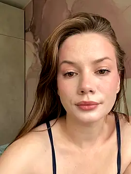 Snapshot of Rosie_Holmes_ chatting on 09-26-25, 05:11 Rosie Holmes  online show from 09-26-25, 05:11