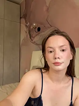 Snapshot of Rosie_Holmes_ chatting on 09-27-25, 03:22 Rosie Holmes  online show from 09-27-25, 03:22