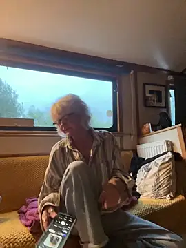 ladyboatlady online show from 09-15-25, 06:19