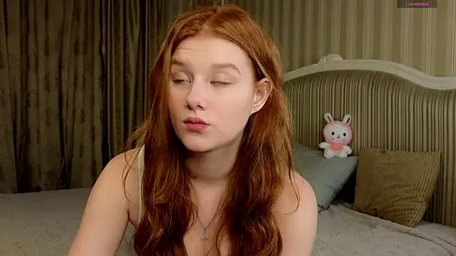 Juuulia  online show from 10-16-25, 02:40