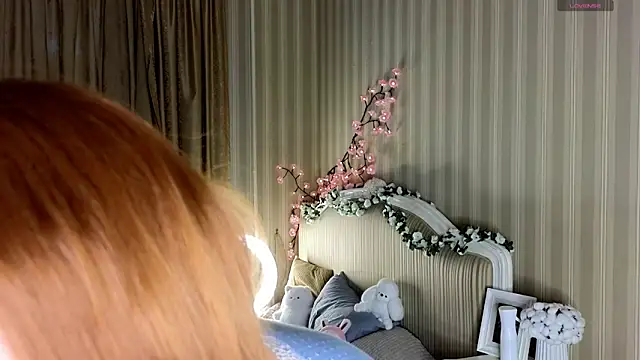 Juuulia  online show from 03-06-26, 02:24