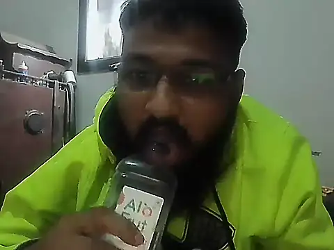 Snapshot of Dollseye chatting on 11-25-25, 06:30 Dollseye online show from 11-25-25, 06:30