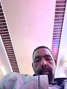 Snapshot of Bob_black chatting on 03-02-26, 09:21 Bob black online show from 03-02-26, 09:21