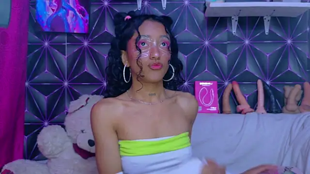 Kylie Moan online show from 10-29-25, 05:42