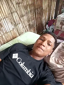 Snapshot of Davir2001 chatting on 02-21-26, 07:04 Davir2001 online show from 02-21-26, 07:04