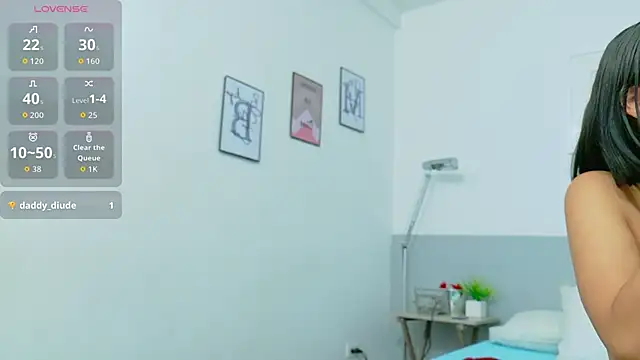 cutepetitee online show from 09-29-25, 07:19