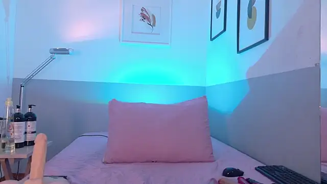 cutepetitee online show from 03-20-26, 08:14