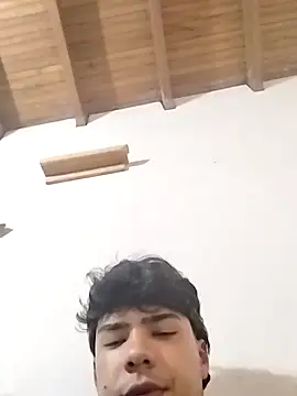 Snapshot of dani_titan320 chatting on 11-28-25, 06:10 dani titan320 online show from 11-28-25, 06:10