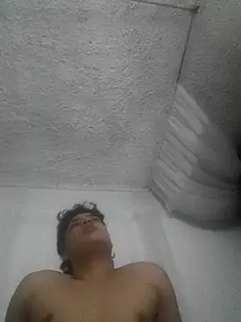 Snapshot of dani_titan320 chatting on 02-24-26, 05:00 dani titan320 online show from 02-24-26, 05:00