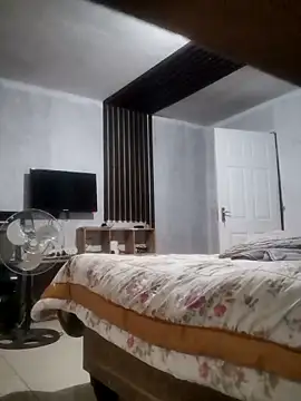 Snapshot of Pnice chatting on 10-12-25, 04:28 Pnice online show from 10-12-25, 04:28