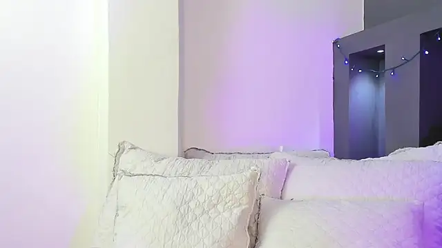 Snapshot of MaiaaCandy chatting on 09-21-25, 02:46 MaiaaCandy online show from 09-21-25, 02:46