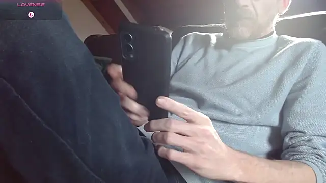 Vrenico-SC online show from 04-18-26, 03:38