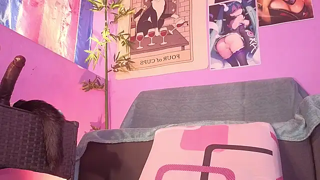 Snapshot of Gaia_Gatex chatting on 10-20-25, 01:00 Gaia Gatex online show from 10-20-25, 01:00