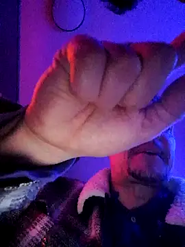 Snapshot of ARTANIS20 chatting on 04-28-26, 03:55 ARTANIS20 online show from 04-28-26, 03:55
