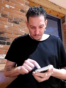 Snapshot of ARTANIS20 chatting on 05-04-26, 06:48 ARTANIS20 online show from 05-04-26, 06:48