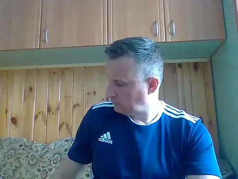 Snapshot of Maksymilian1 chatting on 04-12-26, 10:09 Maksymilian1 online show from 04-12-26, 10:09