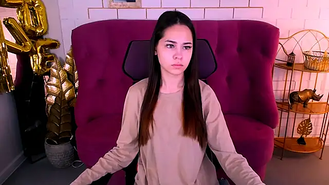 UliaNeer online show from 11-17-25, 05:02