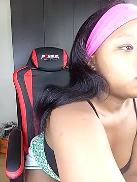 Snapshot of Young_Slut21 chatting on 10-16-25, 04:35 Young Slut21 online show from 10-16-25, 04:35