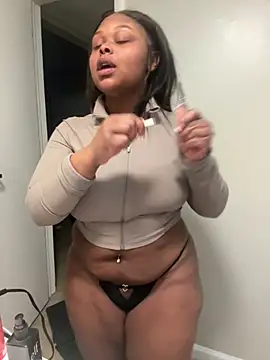 Snapshot of Juicystorm chatting on 12-15-25, 12:59 Juicystorm online show from 12-15-25, 12:59