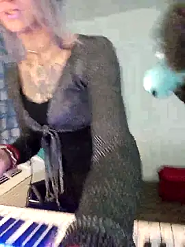 Kaotikkisses online show from 04-03-26, 09:24