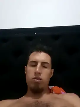 Snapshot of _Fire_boy1 chatting on 09-30-25, 01:32 Fire boy1 online show from 09-30-25, 01:32