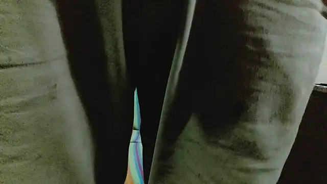 EYEzIAM online show from 04-04-26, 05:38