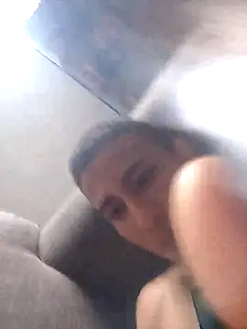 Snapshot of Davig4 chatting on 10-11-25, 12:58 Davig4 online show from 10-11-25, 12:58