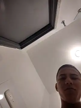 Snapshot of Davig4 chatting on 10-27-25, 11:31 Davig4 online show from 10-27-25, 11:31