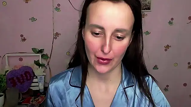 Snapshot of FeelMe__ chatting on 02-09-26, 04:00 FeelMe online show from 02-09-26, 04:00