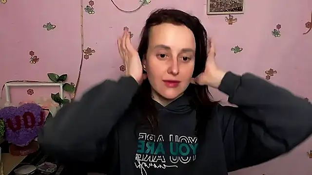 Snapshot of FeelMe__ chatting on 02-14-26, 01:19 FeelMe online show from 02-14-26, 01:19