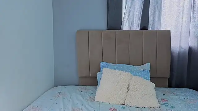 Snapshot of Penelophe01 chatting on 04-01-26, 06:49 Penelophe01 online show from 04-01-26, 06:49