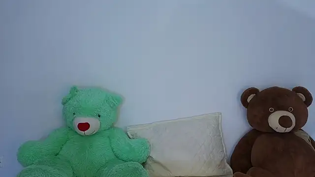 Snapshot of Penelophe01 chatting on 05-31-26, 02:09 Penelophe01 online show from 05-31-26, 02:09