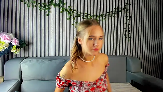 Casey Sweeet online show from 11-06-25, 05:14