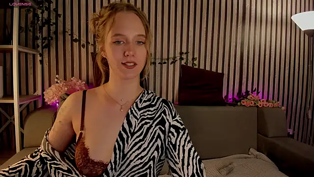 Casey Sweeet online show from 06-04-26, 09:26