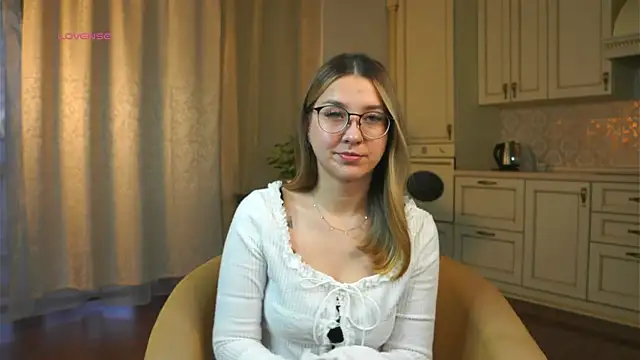 DarelleFaux online show from 10-25-25, 03:14