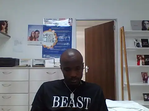 Snapshot of TPNUTS chatting on 09-30-25, 10:09 TPNUTS online show from 09-30-25, 10:09