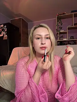 Snapshot of KassandraTress chatting on 05-14-26, 06:04 KassandraTress online show from 05-14-26, 06:04