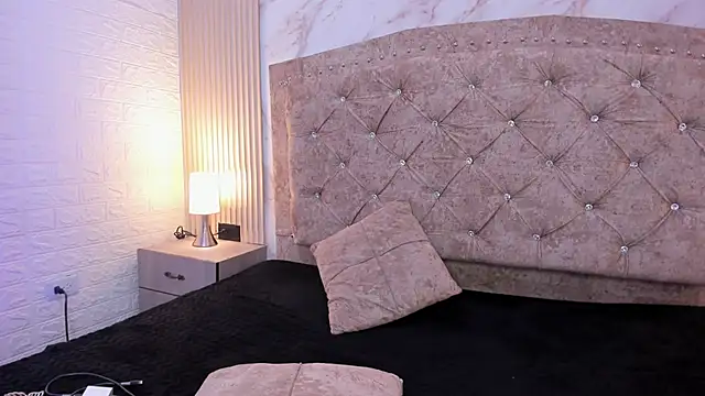 AnastasiaColeman online show from 09-18-25, 08:22