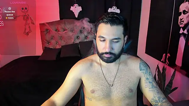 DanteAndVictoria online show from 10-30-25, 11:16