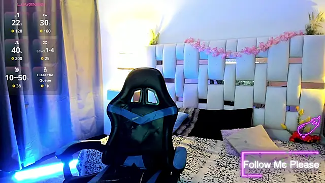 Snapshot of nextboywell1 chatting on 03-11-26, 03:12 nextboywell1 online show from 03-11-26, 03:12