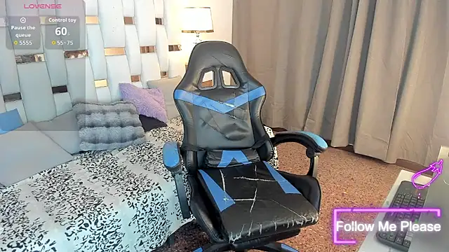 Snapshot of nextboywell1 chatting on 03-17-26, 03:22 nextboywell1 online show from 03-17-26, 03:22