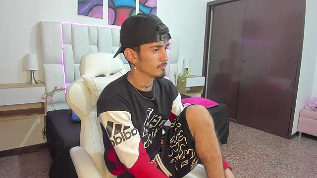 Snapshot of nextboywell1 chatting on 03-30-26, 03:07 nextboywell1 online show from 03-30-26, 03:07