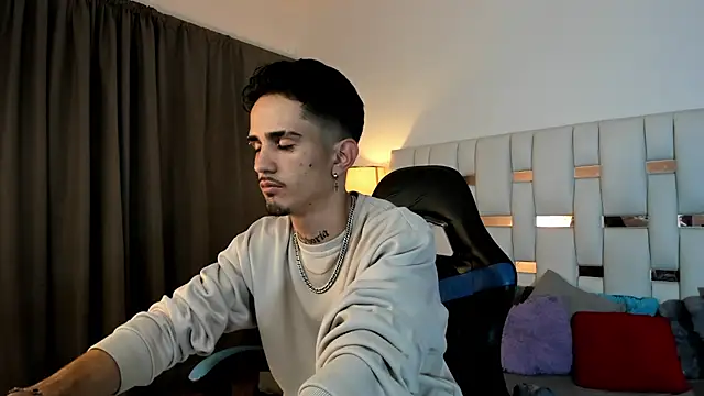 Snapshot of nextboywell1 chatting on 04-01-26, 03:07 nextboywell1 online show from 04-01-26, 03:07