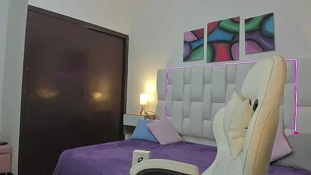 Snapshot of nextboywell1 chatting on 04-08-26, 03:06 nextboywell1 online show from 04-08-26, 03:06