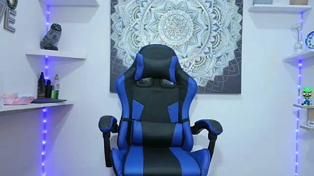 Snapshot of nextboywell1 chatting on 04-15-26, 04:19 nextboywell1 online show from 04-15-26, 04:19