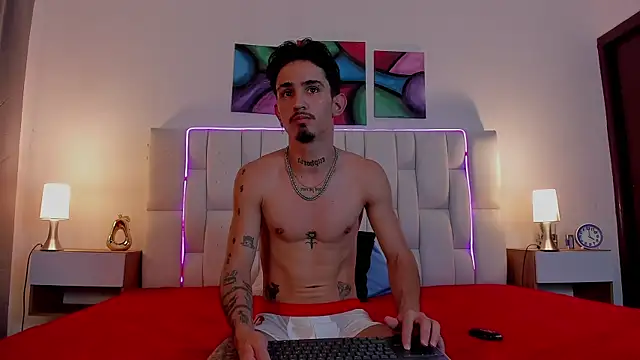 nextboywell1 online show from 05-15-26, 03:35