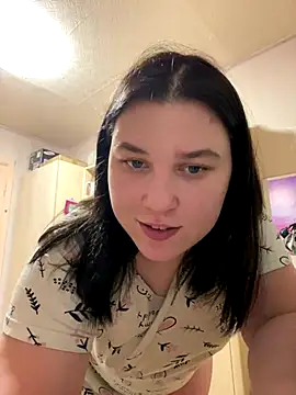 Snapshot of Kemeli008 chatting on 11-16-25, 02:44 Kemeli008 online show from 11-16-25, 02:44