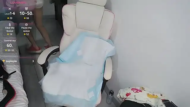 Angela-AMY online show from 11-15-25, 09:39