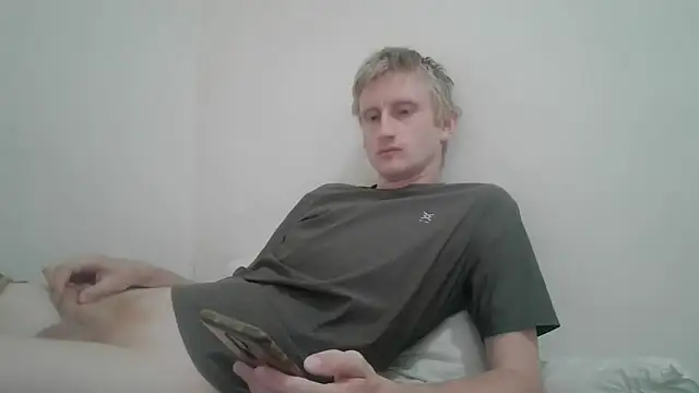 Snapshot of tcute0 chatting on 05-31-26, 01:03 tcute0 online show from 05-31-26, 01:03