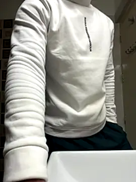 Snapshot of Atngt_69 chatting on 11-14-25, 04:06 Atngt 69 online show from 11-14-25, 04:06